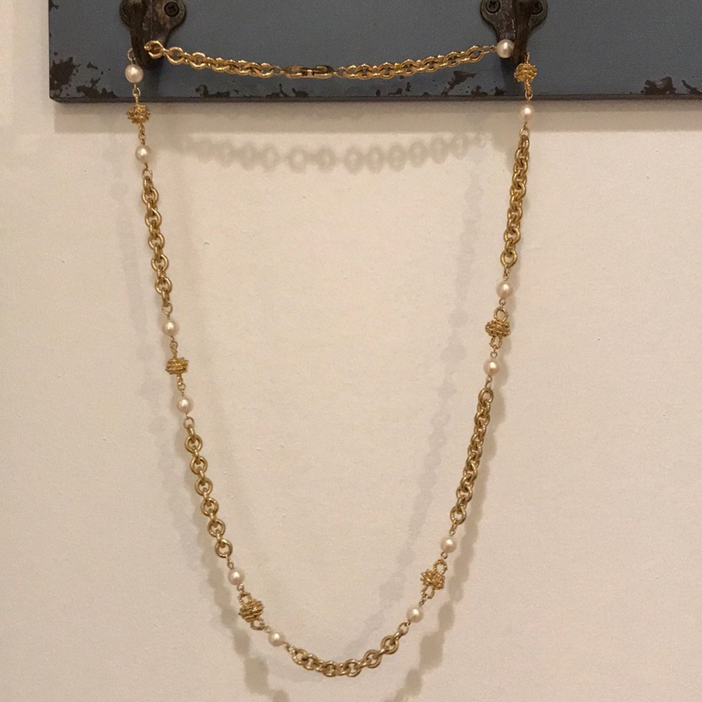 Gold and pearl chain necklace